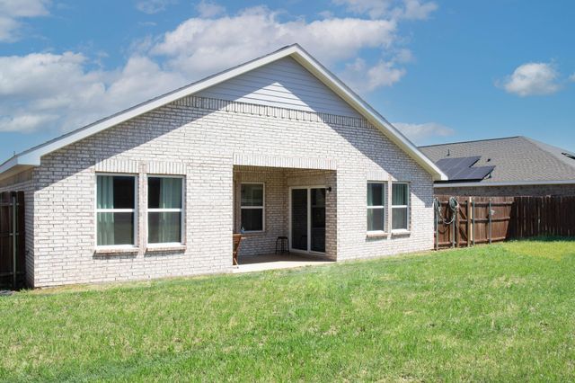 920 Avagail Avenue, Springtown, TX 76082