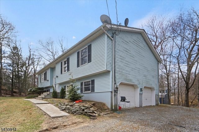 3 Cold Spring Dr, Vernon Twp., NJ 07422