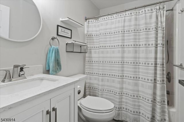 3 Cold Spring Dr, Vernon Twp., NJ 07422