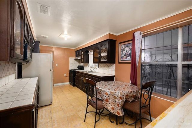 264 W Huisache Street, Rio Grande City, TX 78582