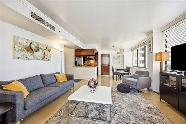 3525 Sage Road 1010, Houston, TX 77056