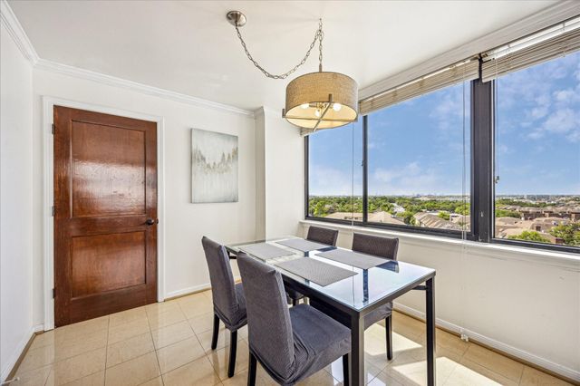 3525 Sage Road 1010, Houston, TX 77056