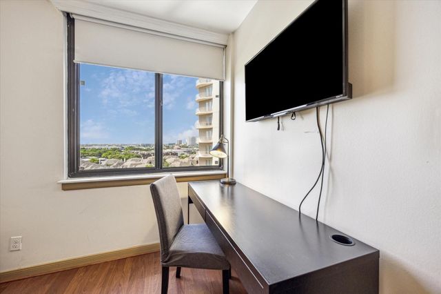 3525 Sage Road 1010, Houston, TX 77056