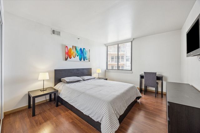 3525 Sage Road 1010, Houston, TX 77056