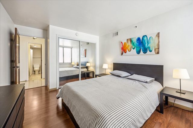 3525 Sage Road 1010, Houston, TX 77056