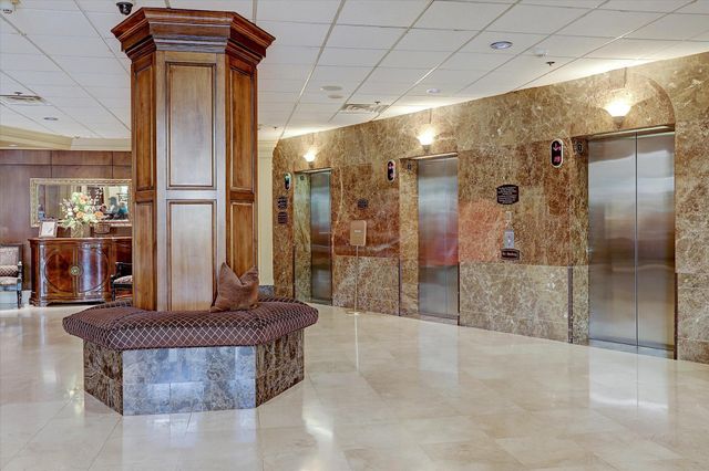 3525 Sage Road 1010, Houston, TX 77056