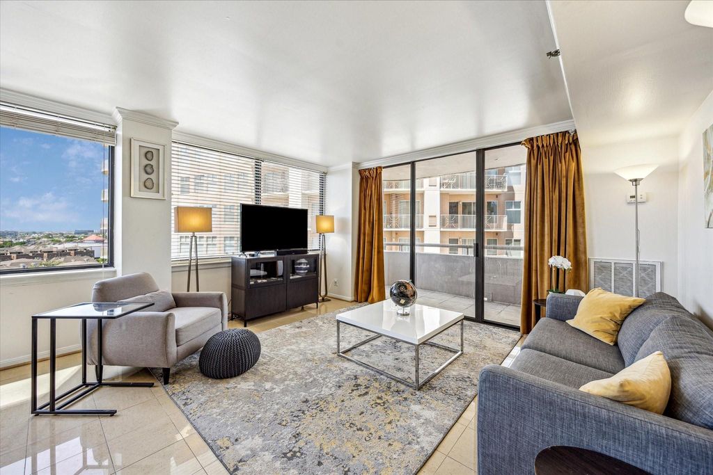 3525 Sage Road 1010, Houston, TX 77056