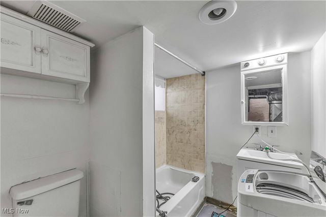 6016 Madison Avenue, Cleveland, OH 44102