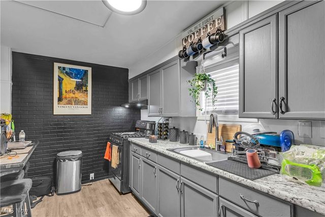 6016 Madison Avenue, Cleveland, OH 44102