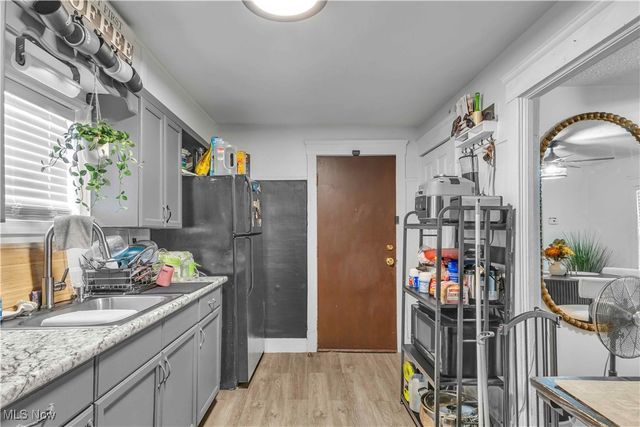 6016 Madison Avenue, Cleveland, OH 44102