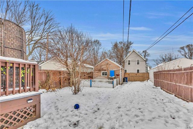 6016 Madison Avenue, Cleveland, OH 44102