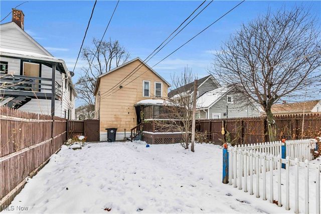 6016 Madison Avenue, Cleveland, OH 44102