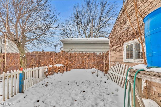 6016 Madison Avenue, Cleveland, OH 44102