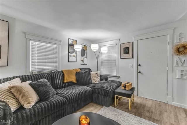 6016 Madison Avenue, Cleveland, OH 44102