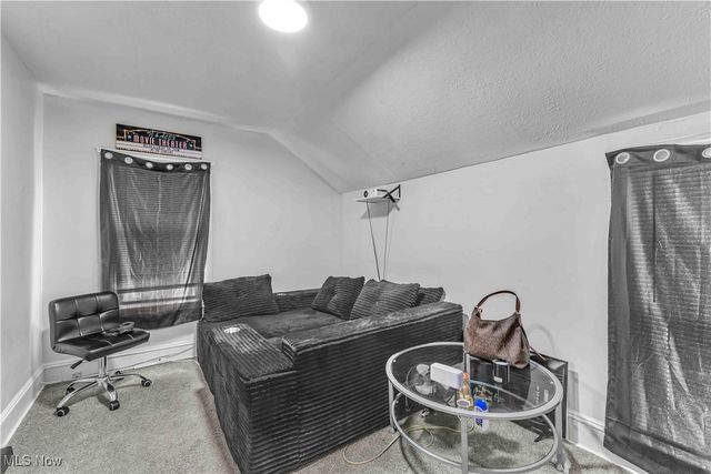 6016 Madison Avenue, Cleveland, OH 44102