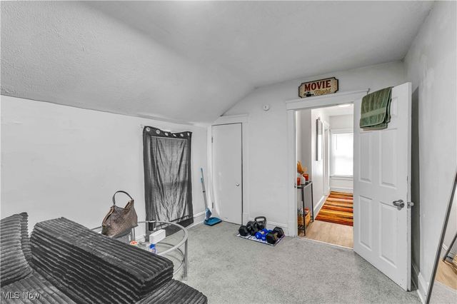 6016 Madison Avenue, Cleveland, OH 44102