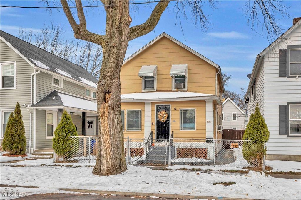 6016 Madison Avenue, Cleveland, OH 44102