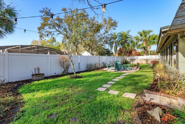 9237 SABAL PALM CIRCLE, Windermere, FL 34786