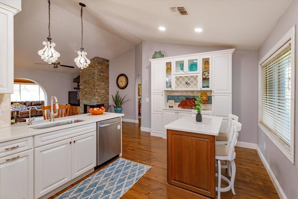 Image 14 of property listing at 9237 SABAL PALM CIRCLE, Windermere, FL 34786