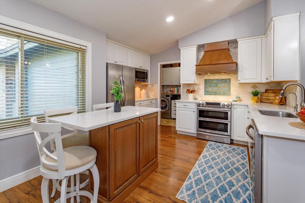 Image 15 of property listing at 9237 SABAL PALM CIRCLE, Windermere, FL 34786