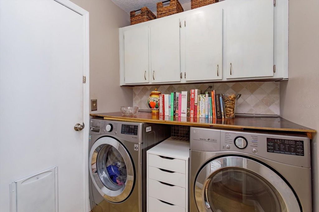 Image 18 of property listing at 9237 SABAL PALM CIRCLE, Windermere, FL 34786