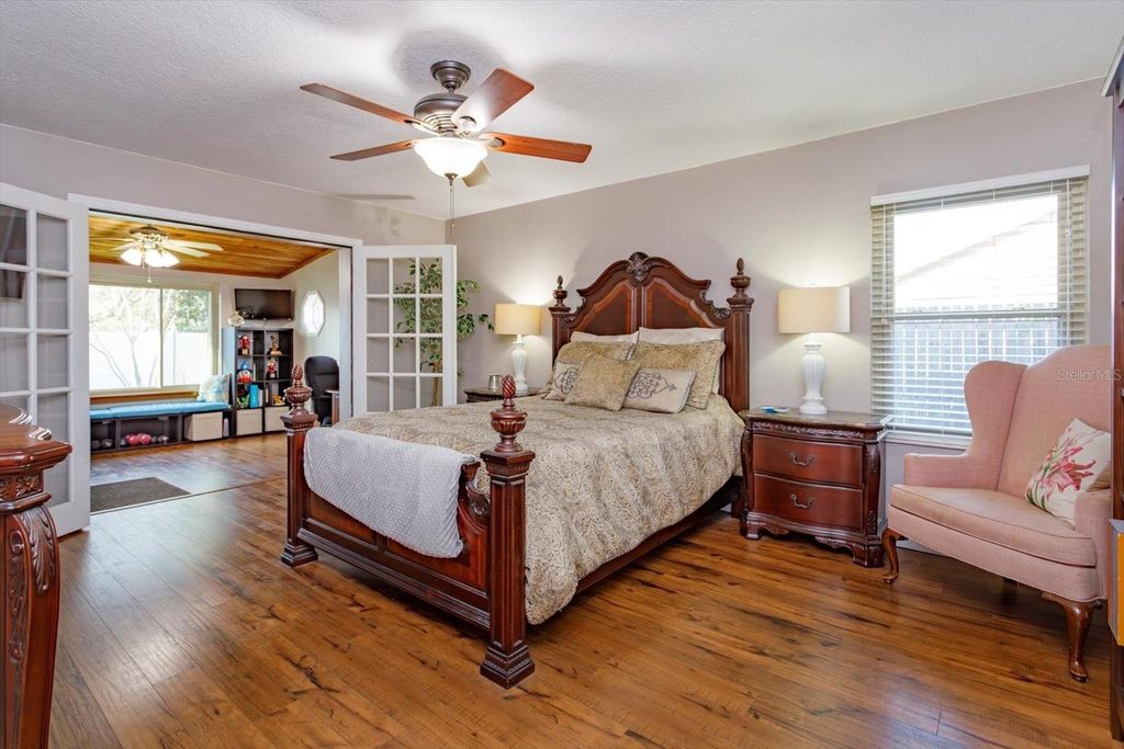 Image 19 of property listing at 9237 SABAL PALM CIRCLE, Windermere, FL 34786