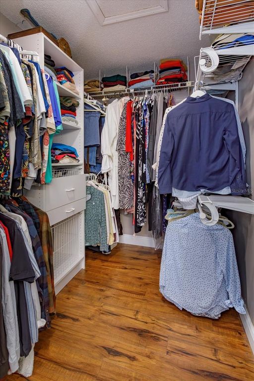 Image 21 of property listing at 9237 SABAL PALM CIRCLE, Windermere, FL 34786