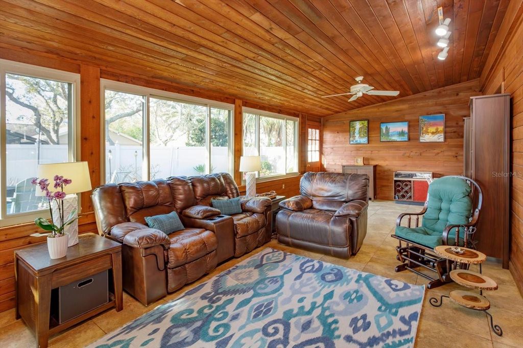 Image 31 of property listing at 9237 SABAL PALM CIRCLE, Windermere, FL 34786