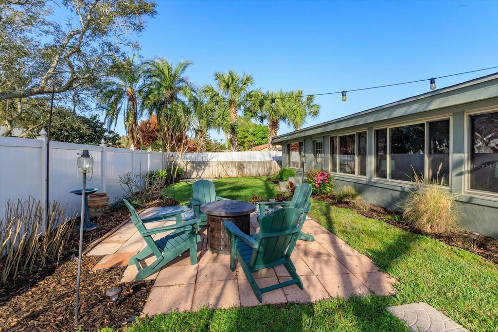 Image 39 of property listing at 9237 SABAL PALM CIRCLE, Windermere, FL 34786