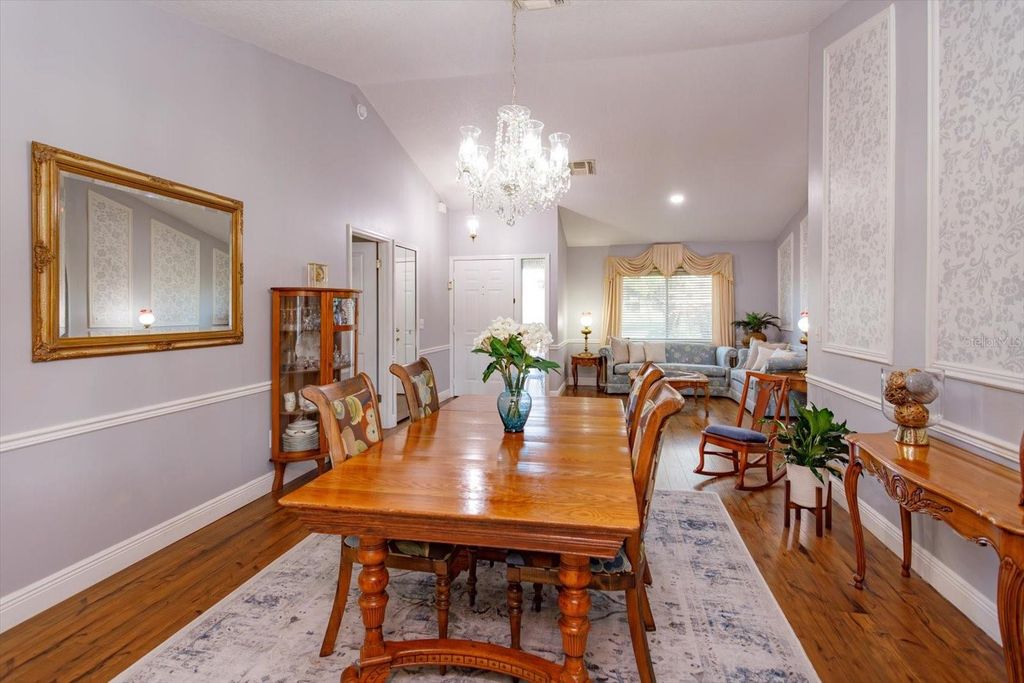 Image 5 of property listing at 9237 SABAL PALM CIRCLE, Windermere, FL 34786