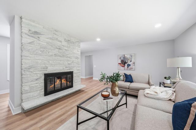 2882 Rice Creek Terrace, New Brighton, MN 55112