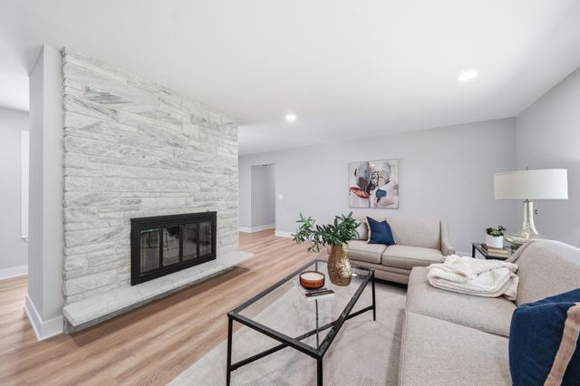 2882 Rice Creek Terrace, New Brighton, MN 55112