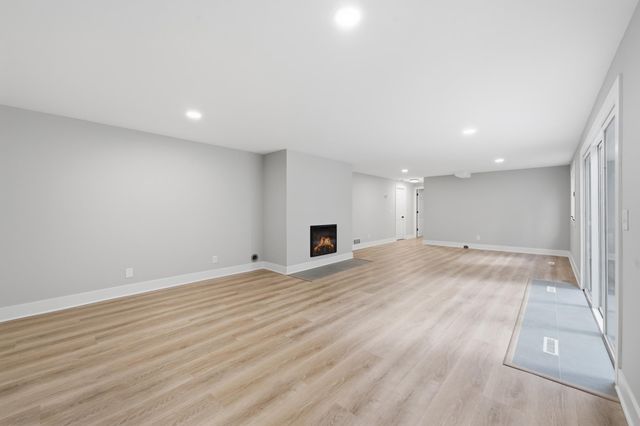 2882 Rice Creek Terrace, New Brighton, MN 55112