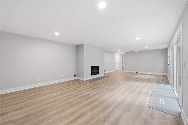2882 Rice Creek Terrace, New Brighton, MN 55112