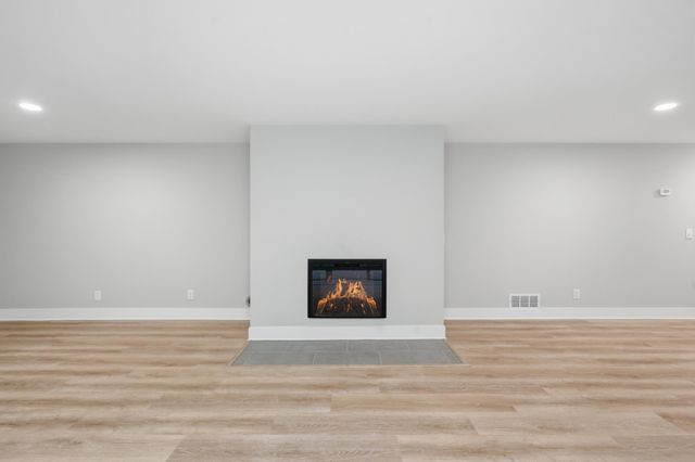 2882 Rice Creek Terrace, New Brighton, MN 55112