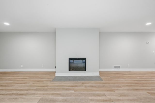 2882 Rice Creek Terrace, New Brighton, MN 55112