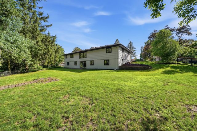 2882 Rice Creek Terrace, New Brighton, MN 55112
