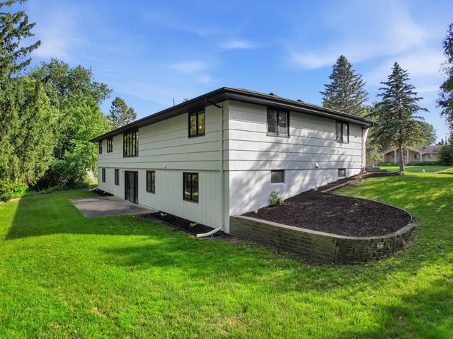 2882 Rice Creek Terrace, New Brighton, MN 55112