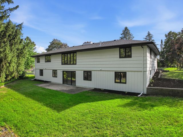 2882 Rice Creek Terrace, New Brighton, MN 55112