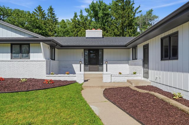 2882 Rice Creek Terrace, New Brighton, MN 55112
