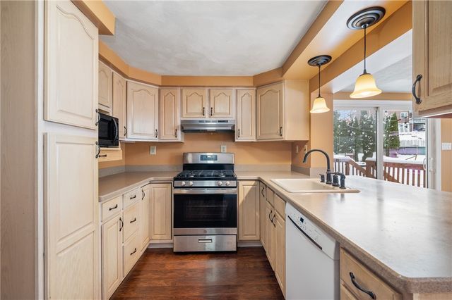 4706 E Willock, Whitehall, PA 15227