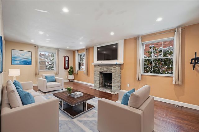 4706 E Willock, Whitehall, PA 15227