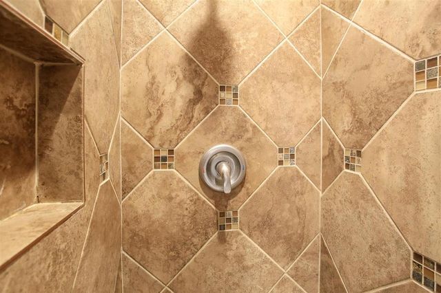 1015 Paris Street, Lake Charles, LA 70605