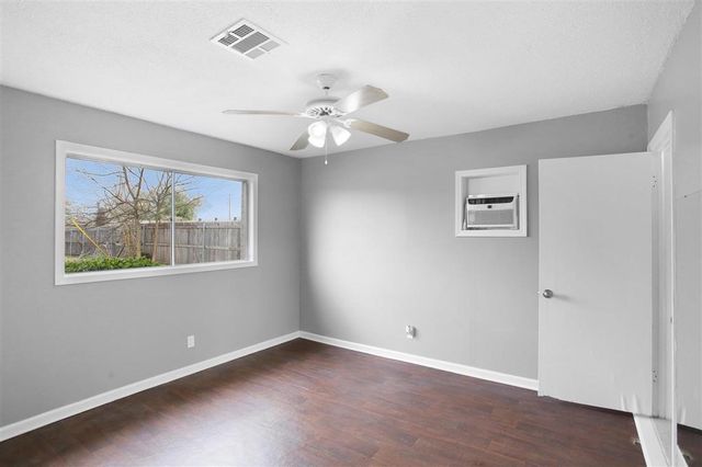 1015 Paris Street, Lake Charles, LA 70605