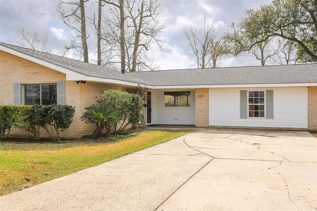 1015 Paris Street, Lake Charles, LA 70605