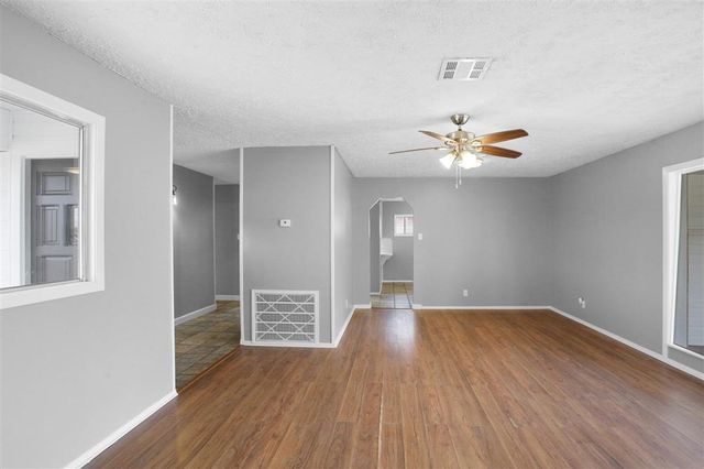 1015 Paris Street, Lake Charles, LA 70605