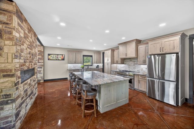106 Pleasant Shade Lane, Monterey, TN 38574