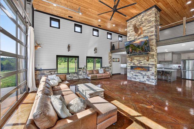 106 Pleasant Shade Lane, Monterey, TN 38574