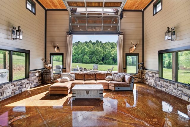 106 Pleasant Shade Lane, Monterey, TN 38574