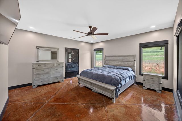 106 Pleasant Shade Lane, Monterey, TN 38574